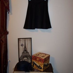 BIAGIO BLACK SKATERS CUT SKIRT SZ SMALL